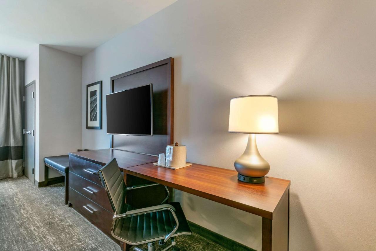Comfort Suites North Tupelo Buitenkant foto