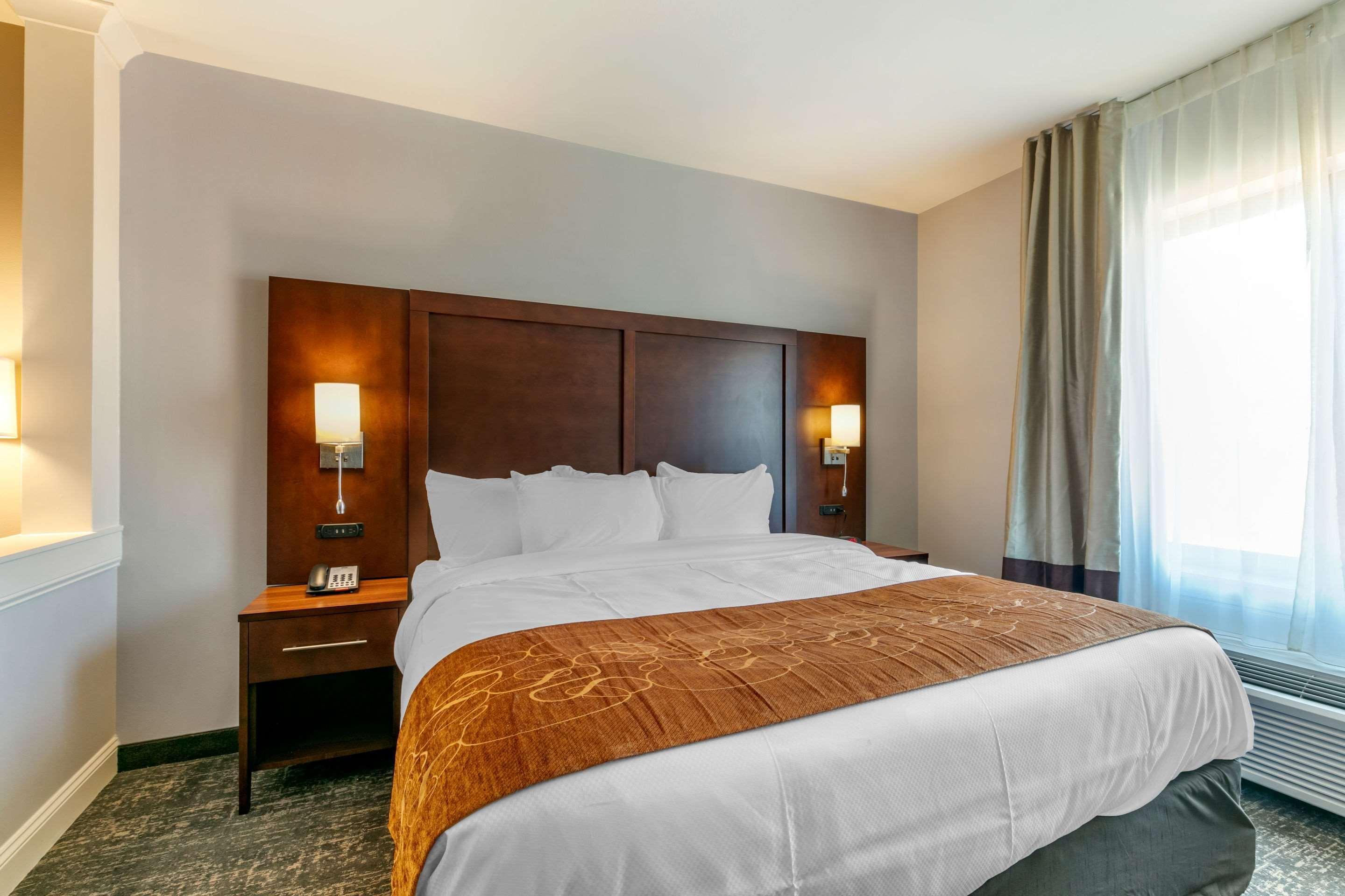 Comfort Suites North Tupelo Buitenkant foto